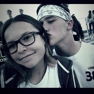 Meet your Posher, Sidnie